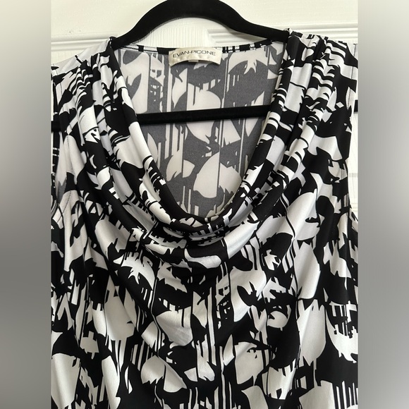 Black and White Tank Top - Picture 3 of 3